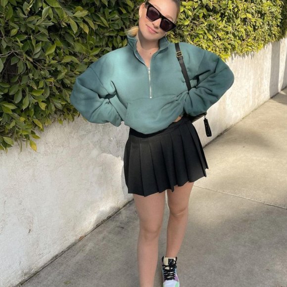 Aritzia Dresses & Skirts - Aritzia Sunday Best Olive Mini Skirt